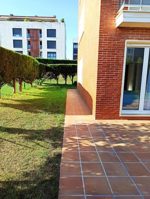 Ferienwohnung Bajo Con Jardin Privado Santander Exterior foto